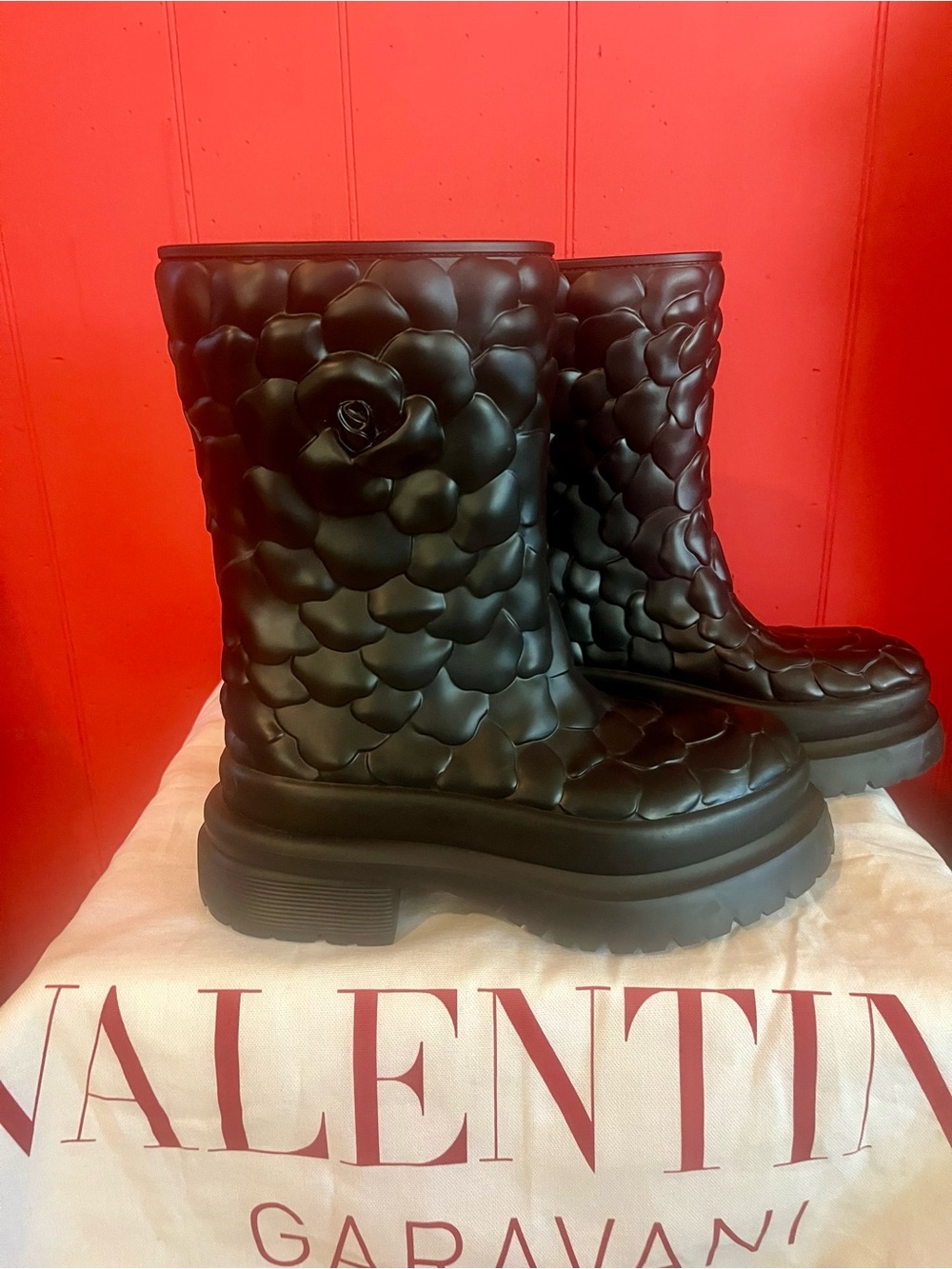 New Valentino Atelier rose short rain boots. Gorgeous! 9 (8.5)